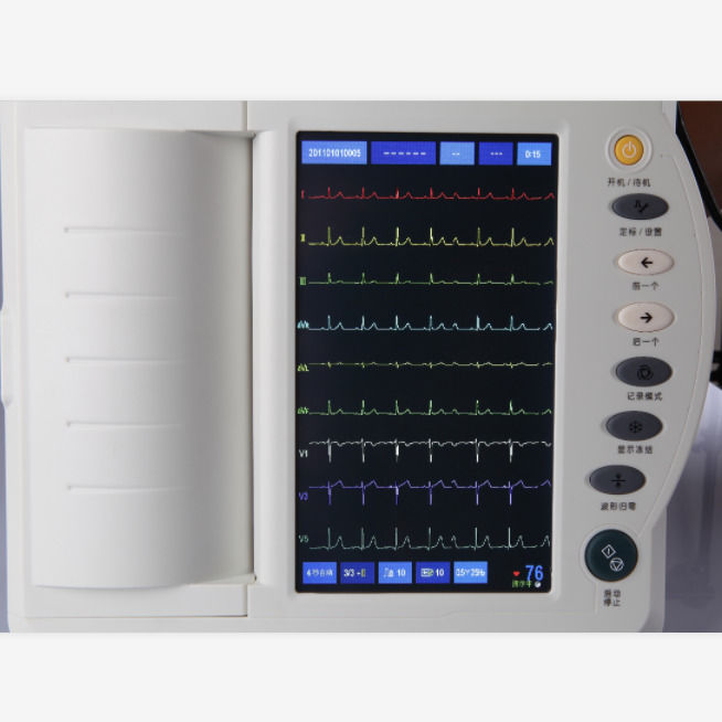 La máquina de ECG de atención médica es una máquina de ECG portátil con pantalla táctil.