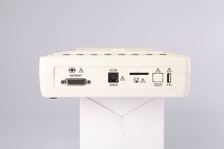Máquina de ECG de cuidado de la salud barata máquina de ECG de electrocardiograma médico médica máquina de ECG aprobada por la CE máquina de ECG de fábrica para el hospital